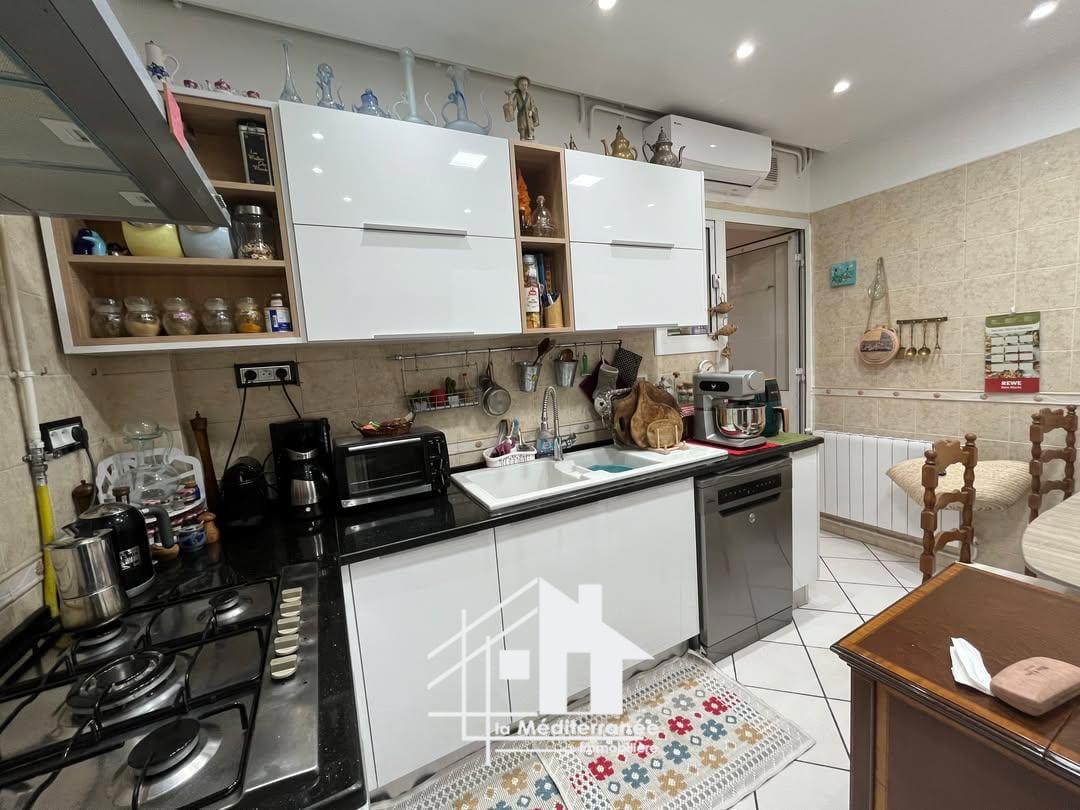 A vendre appartement s2 rénové  à Medina jadida 3