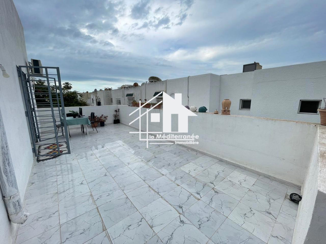 A louer s+2 Route Gammarth