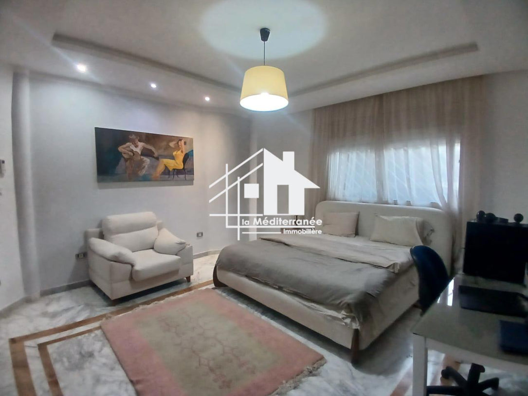 A louer un duplex s+4 meublé à la Marsa