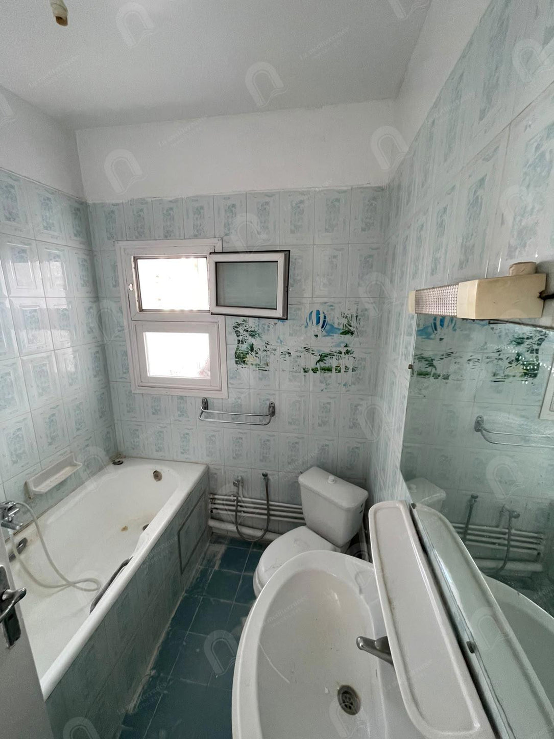 A vendre un appartement S+3 à cité ennasr