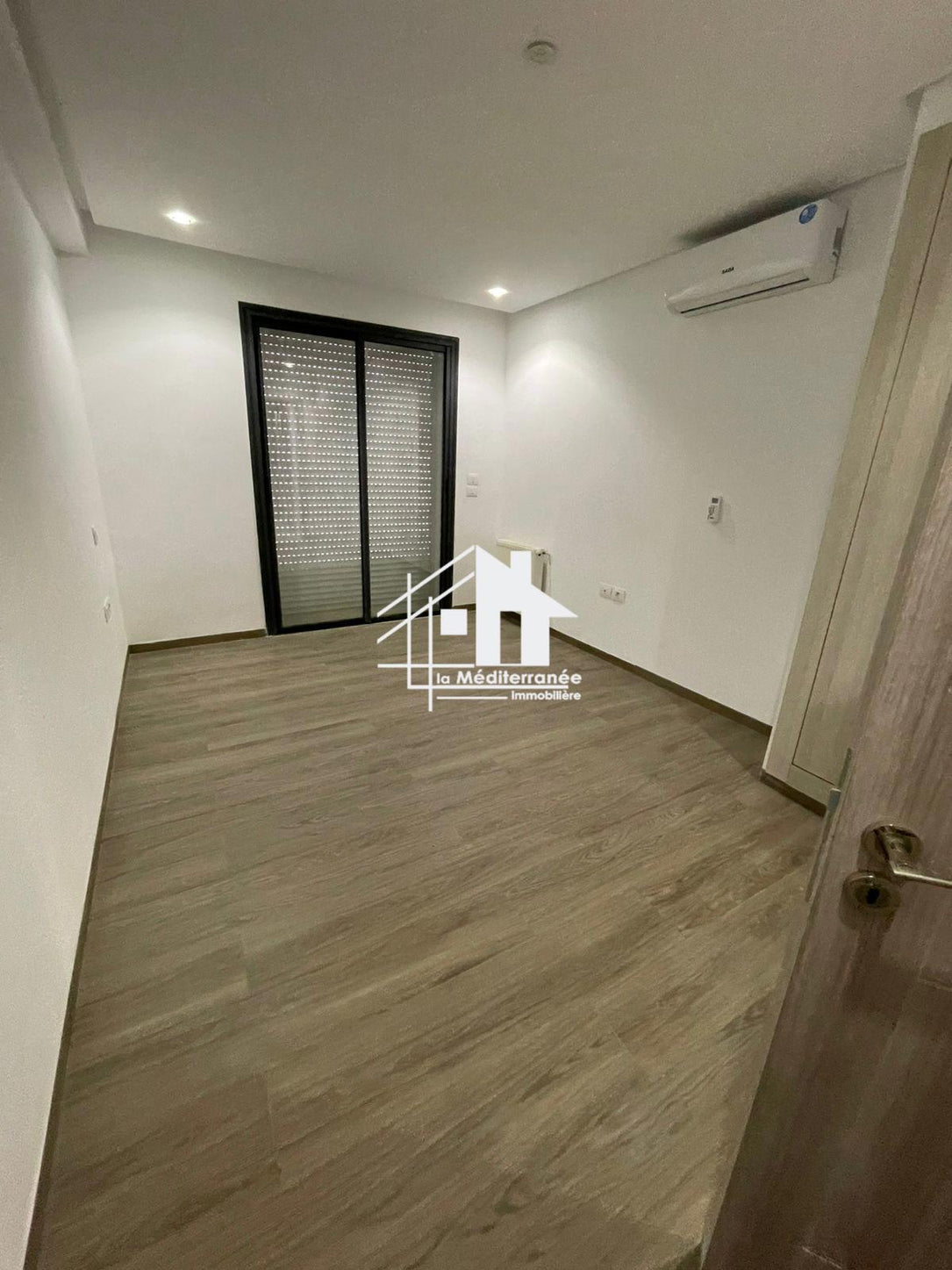 A louer appartement s+2  à cité Ennasr