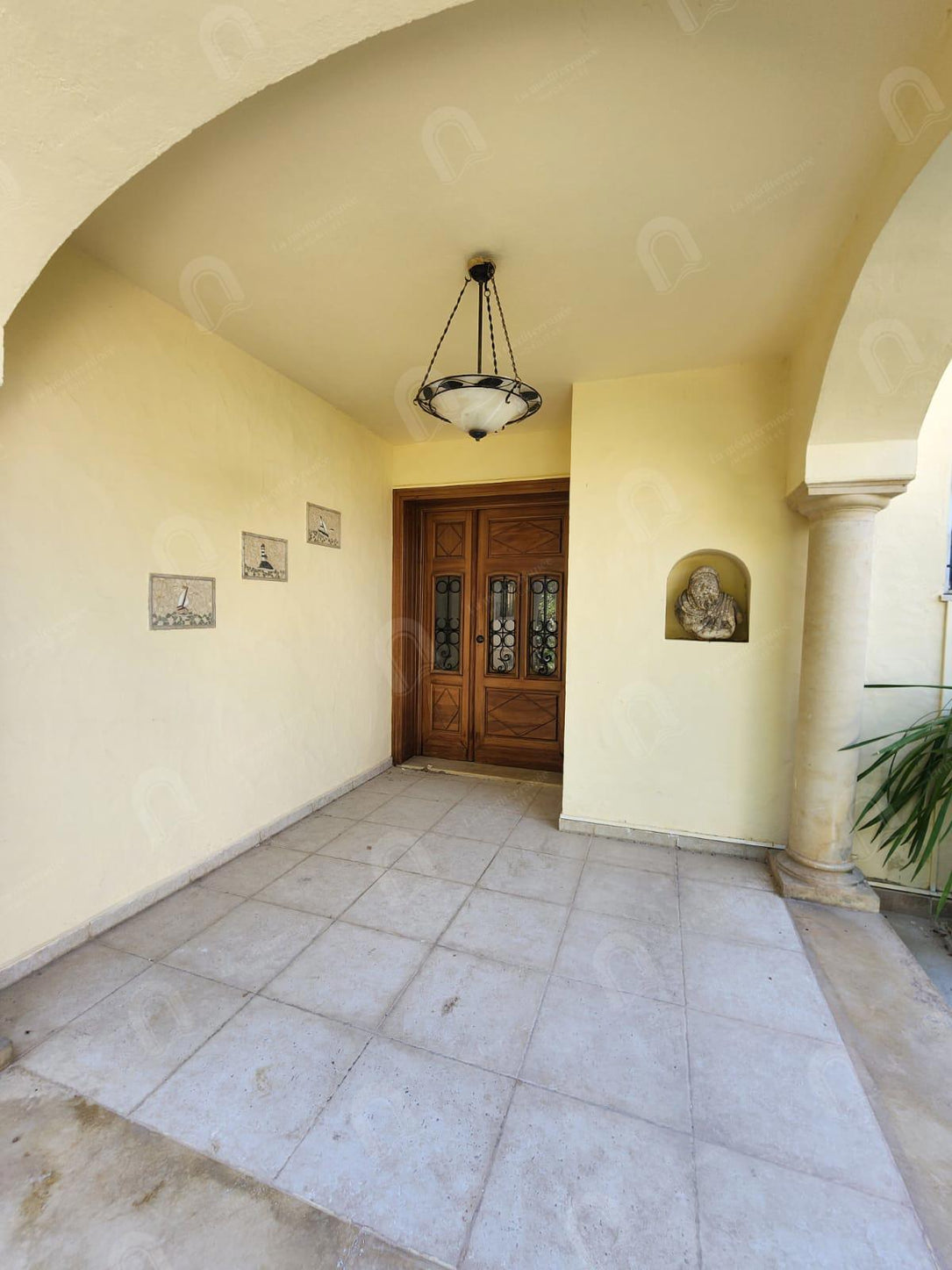 a louer villa s+4 avec jardin et piscine