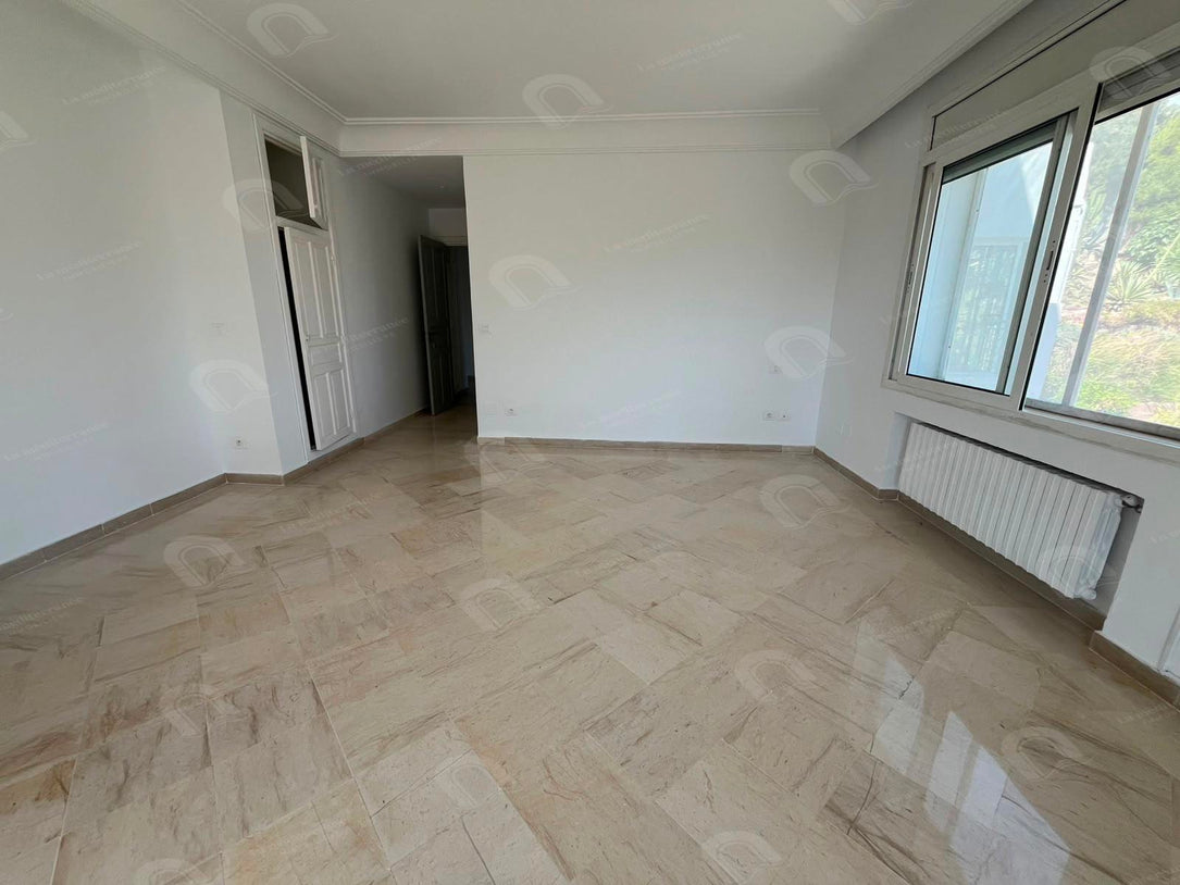 A louer Etage de Villa s+3 à Sidi abedelaziz La Marsa