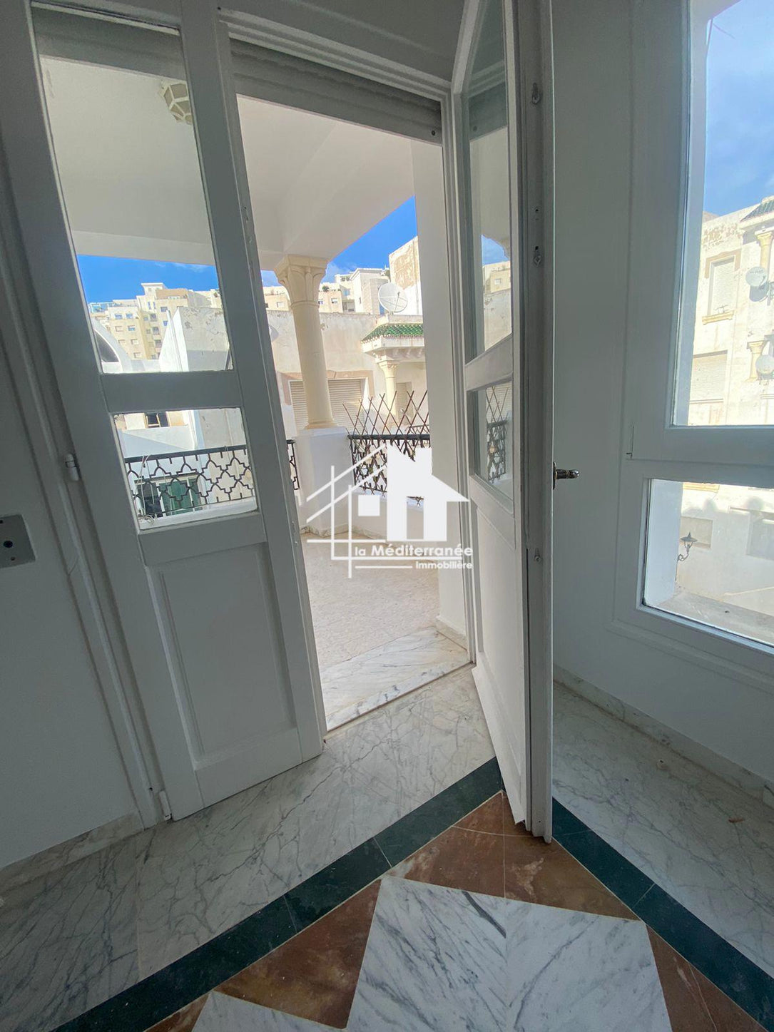A louer appartement S+3 à Ennassr