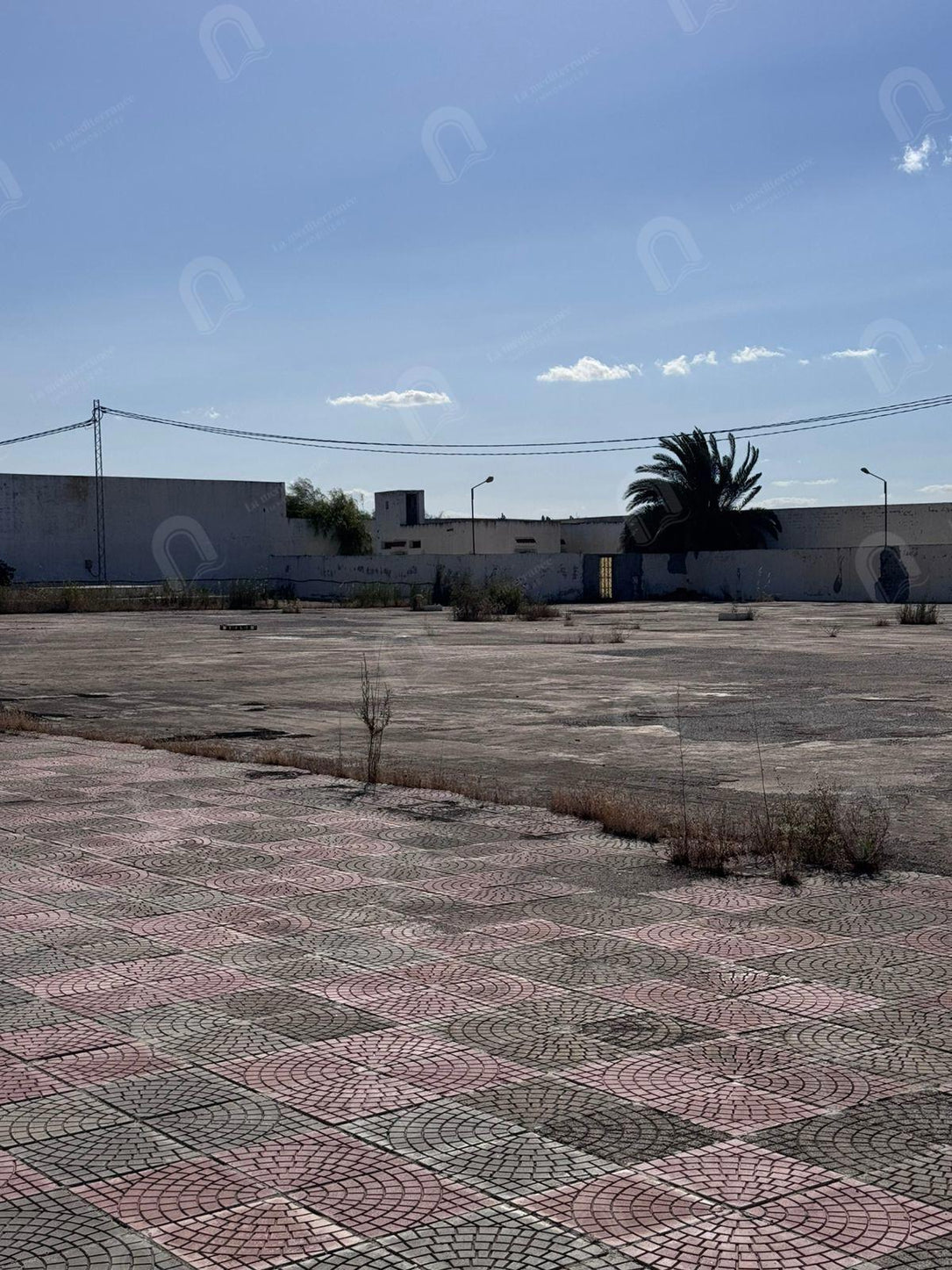 A louer une usine industrielle à El Fejja