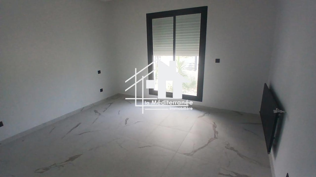 A vendre un appartement RDC S+2