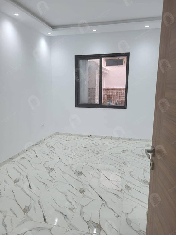 A louer un étage de villa S+3 situé au rdc