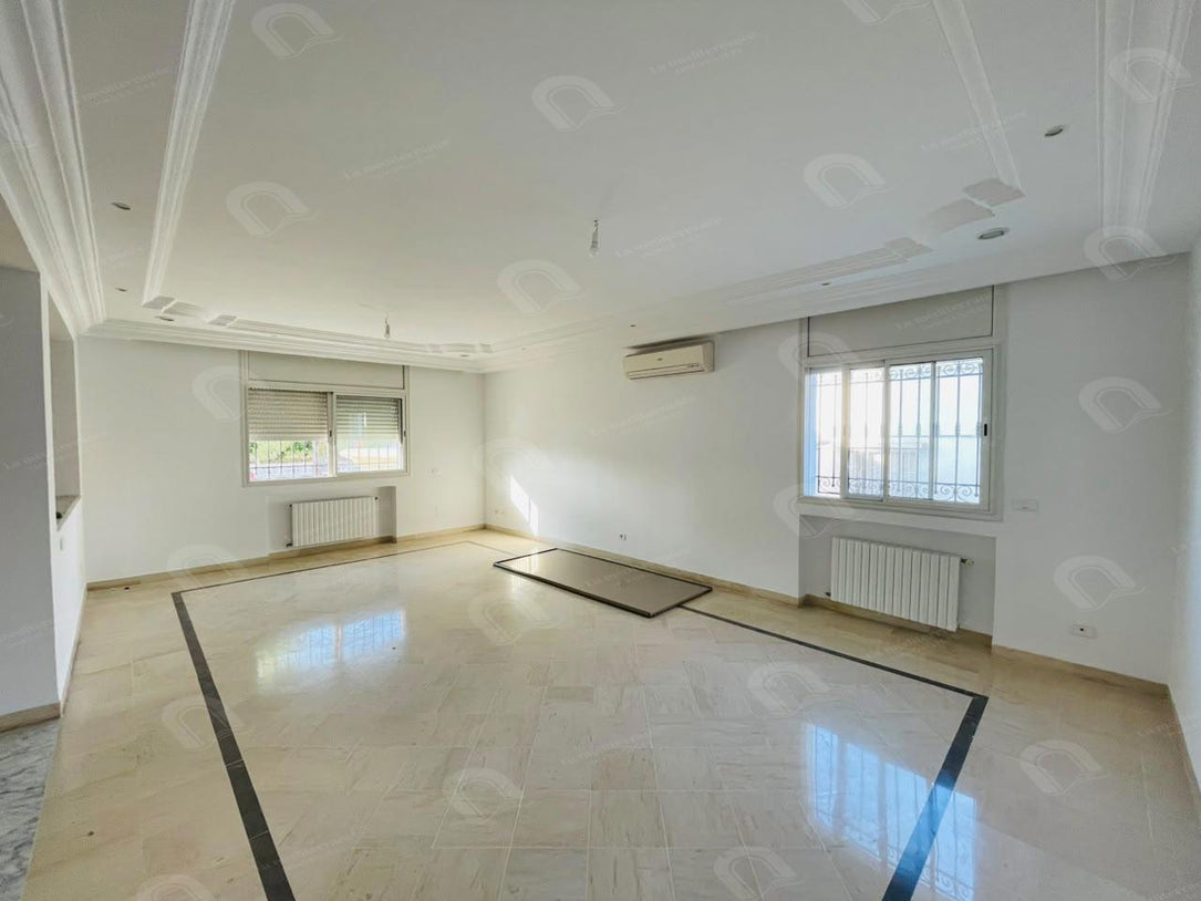 À louer Etage de villa au rdc à Jardin de l'Aouina