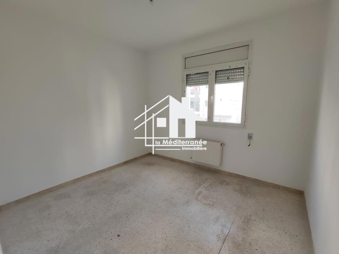 A vendre S+3 a la Cité Wahat