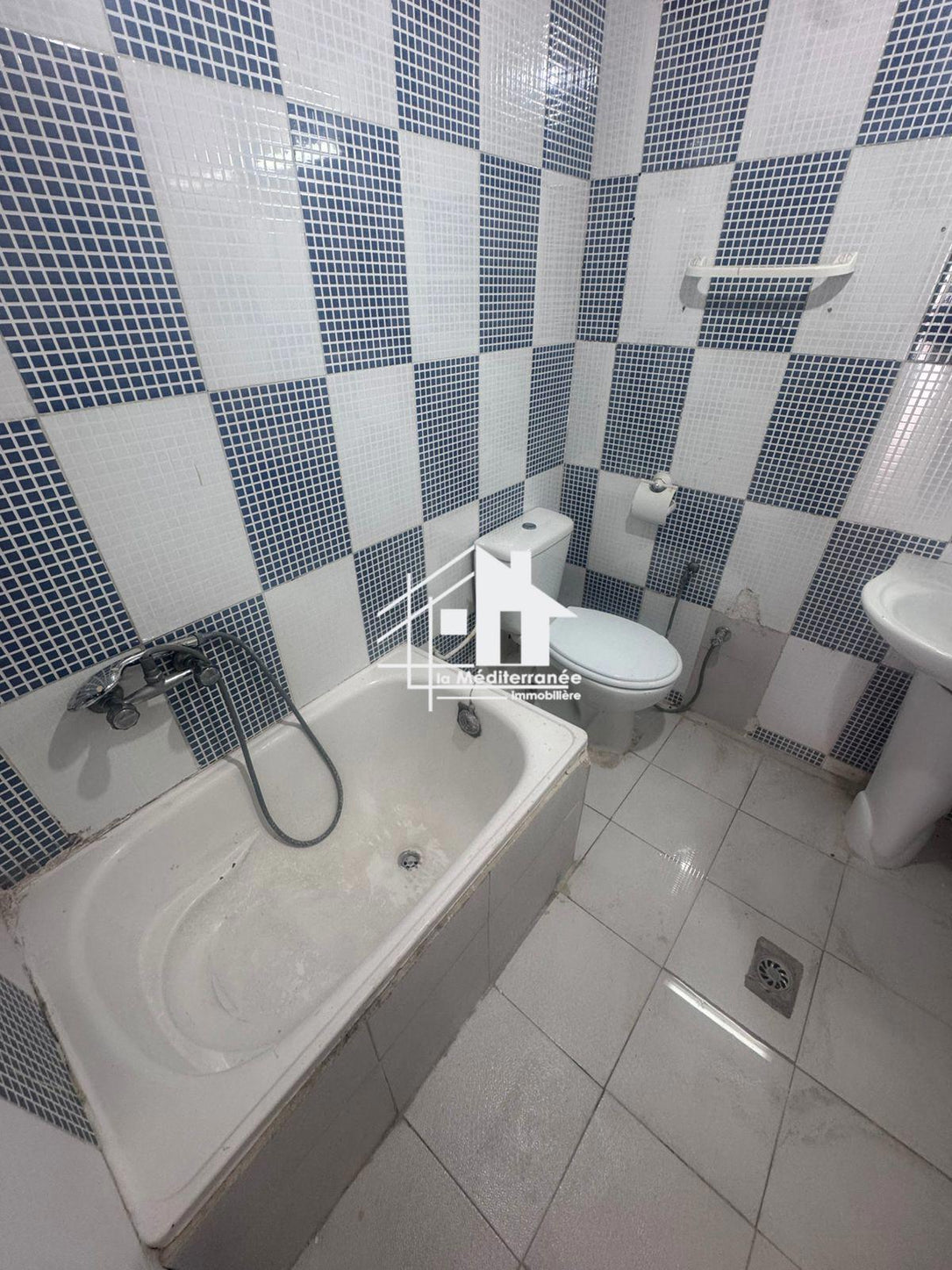 un studio s+1 au rdc a louer situé à rue bayrouth