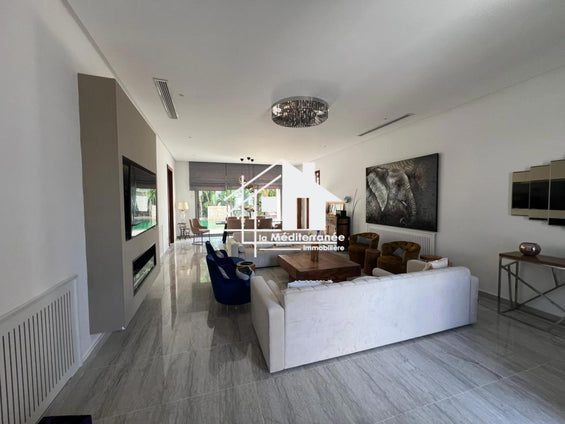 A vendre une luxueuse villa plain pied à la soukra