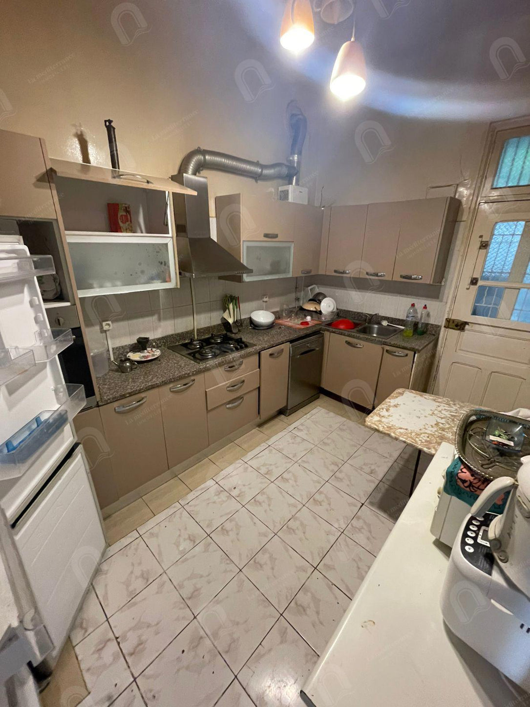 A vendre une villa 2S+1 indépendante  au bardo centre