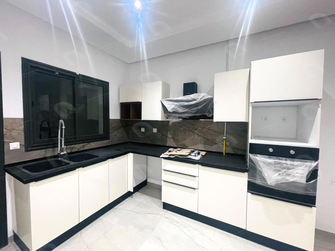 A vendre un appartement S2 neuf à Chotrana 1