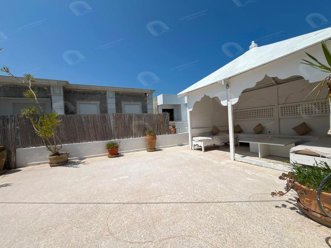 S2 vide ou semi meublé à La Marsa