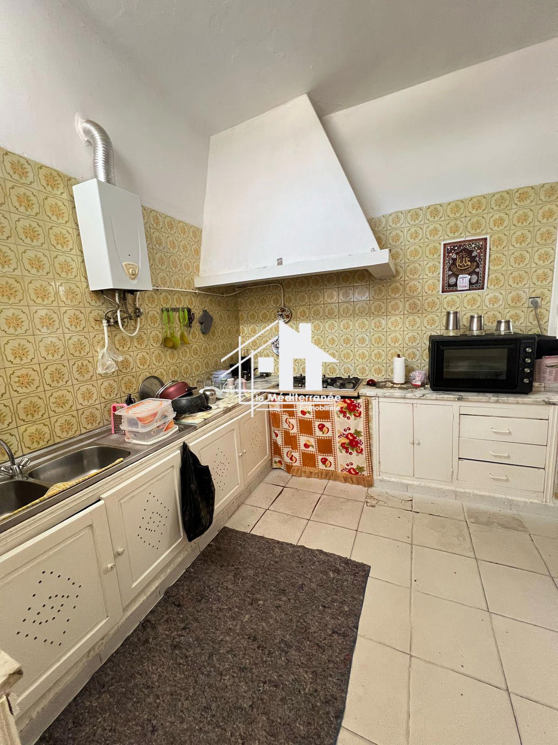 À vendre villa avec deux appartements,studio et jardin à saint clément bardo