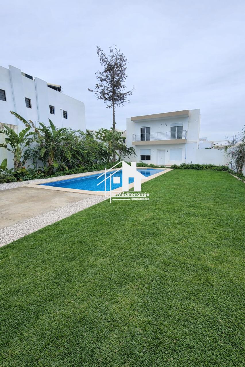 A louer villa S4 à la soukra