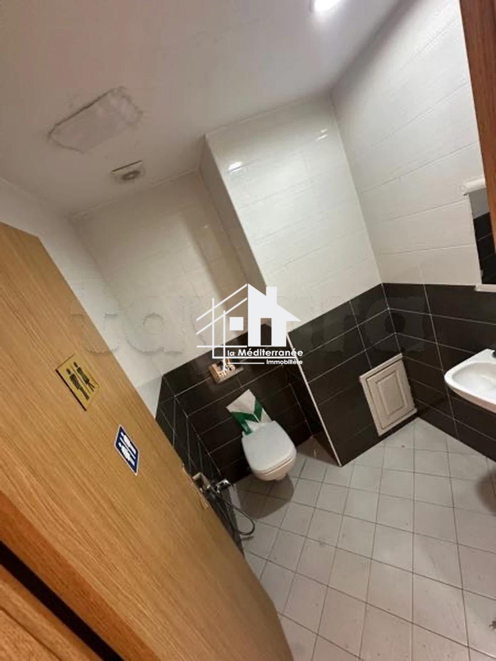 A louer bureau H+4 hst à beb saadoun