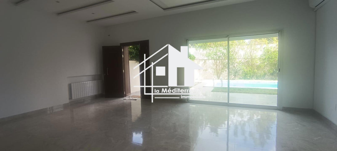 A louer villa avec piscine à Chotrana