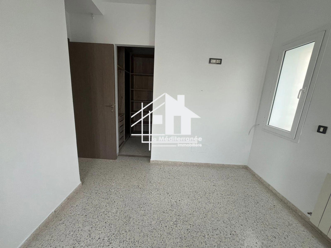 A louer s+2 à menzah 6