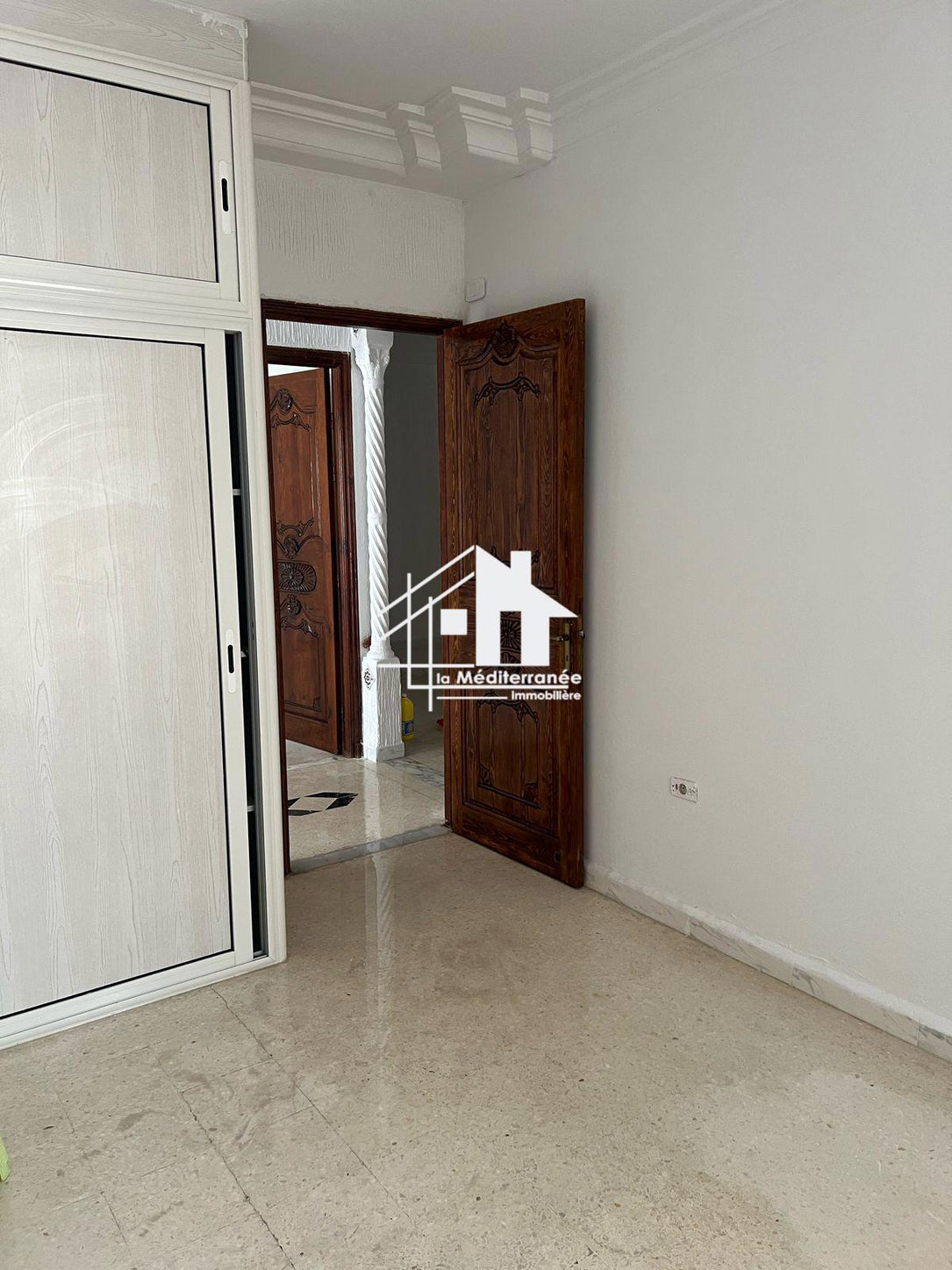 A louer étage de villa S+3 à Khaznadar