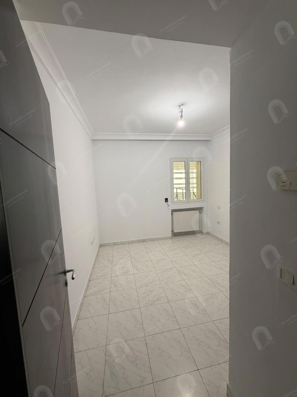 À louer  Appartement S+3 à Menzah 9C