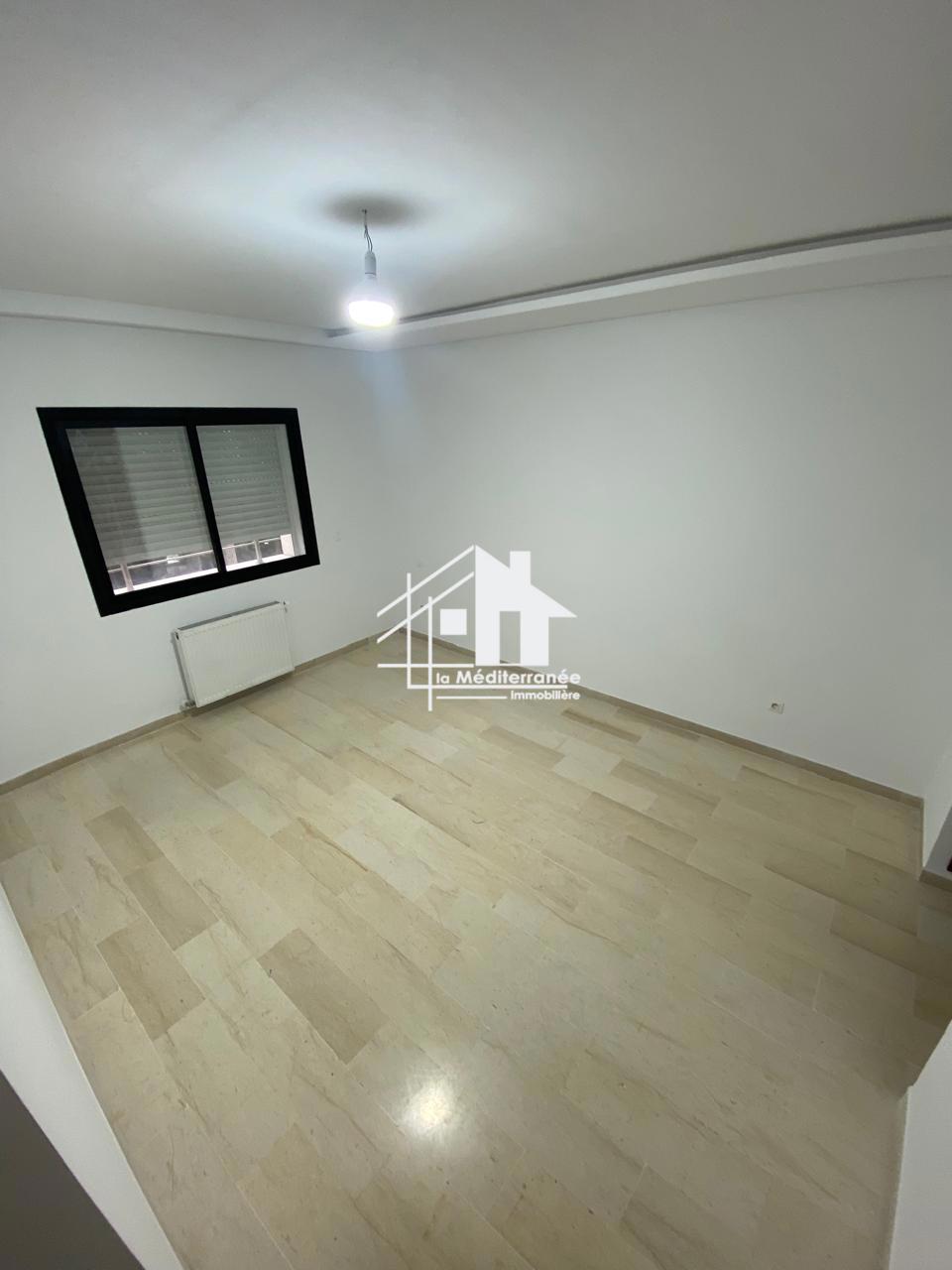 A vendre appartement S+3 HST à Manouba
