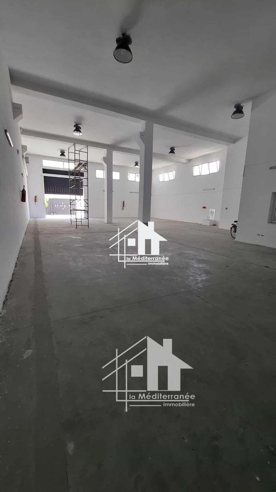 bel espace industriel à Saint Gobain