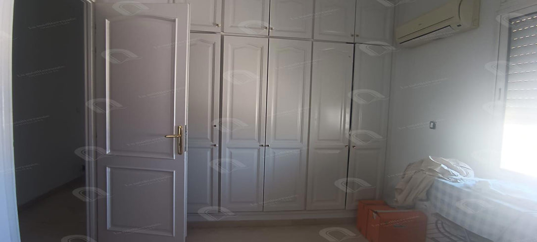 A vendre un spacieux s+4 à ain zaghouan