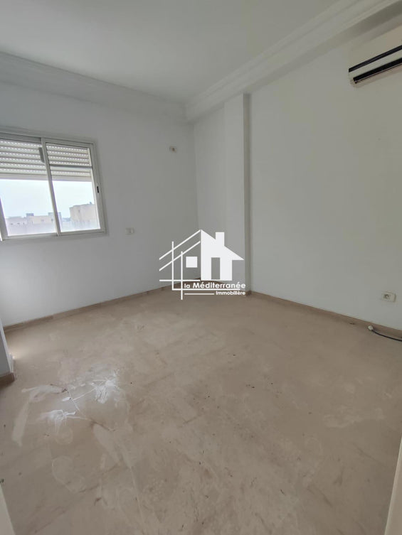 A louer un bureau H+2 à borj louzir