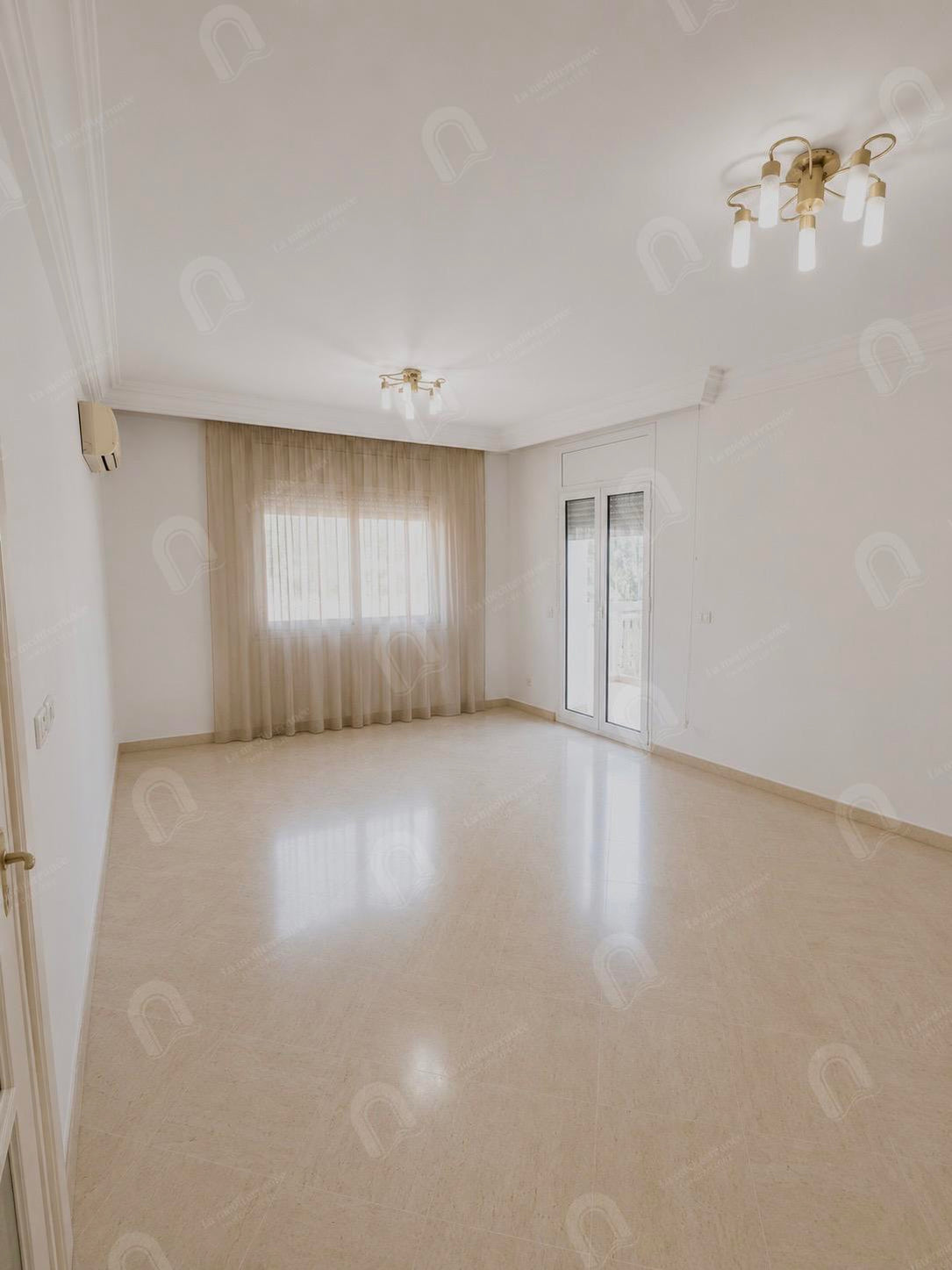 À louer appartement S+3 au bardo