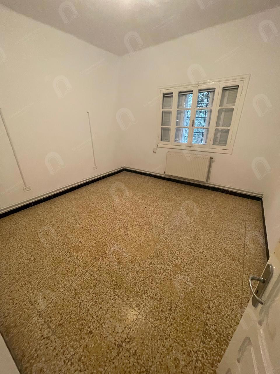 A louer une villa S+4 indépendante au bardo lahneya
