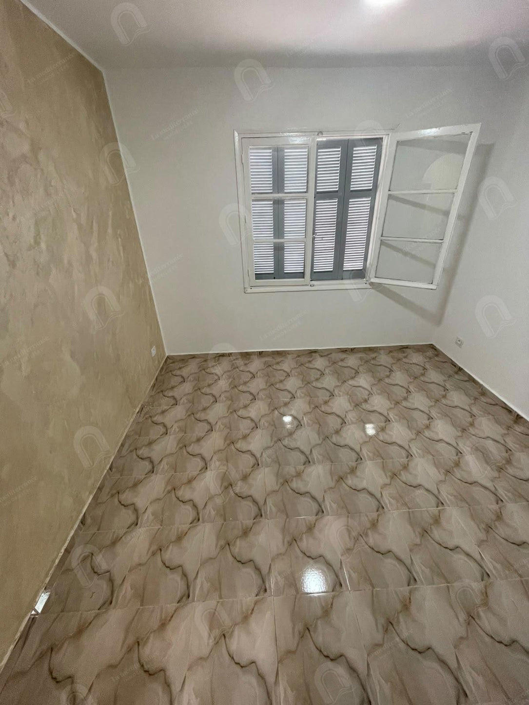 A vendre un appartement S+2 à khaznadar
