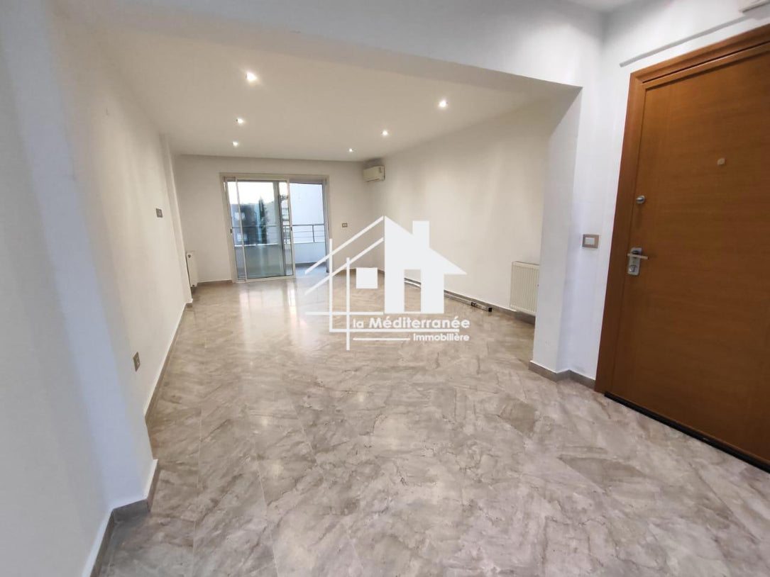 A louer un spacieux s+3 à la soukra closerie