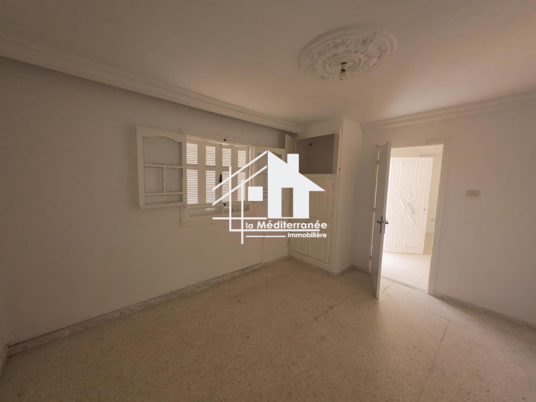 A louer étage de villa S+2 à khaznadar