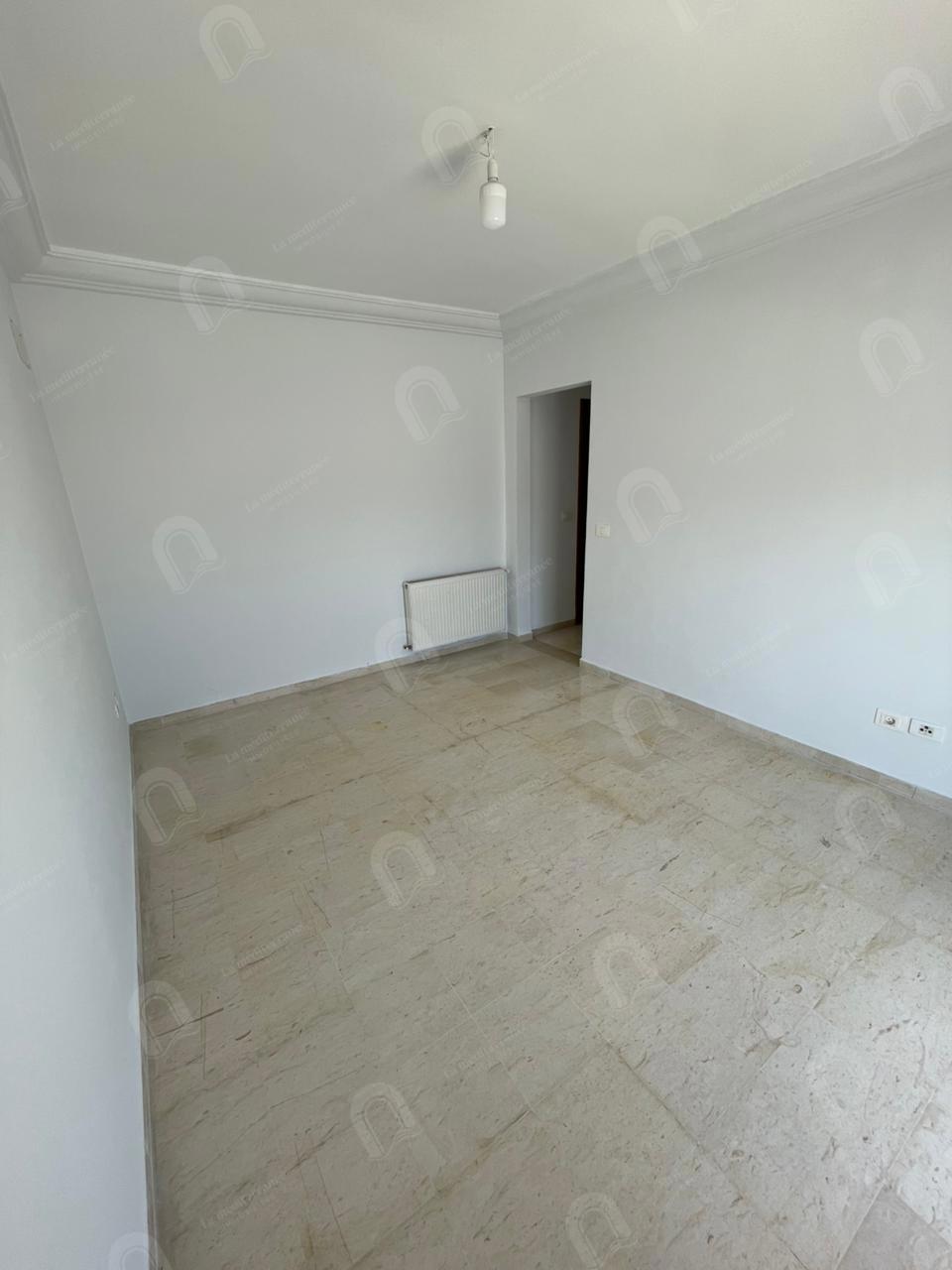 A vendre un appartement S+3 hst au bardo