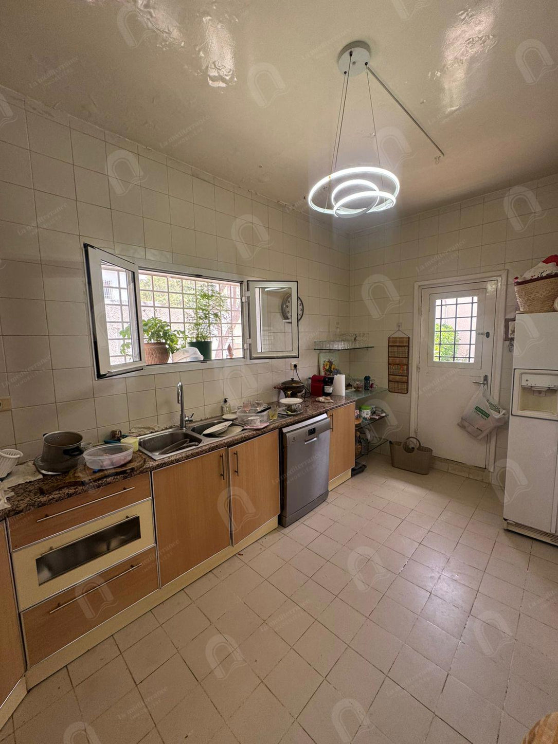 A vendre Villa 2S+5 avec grand jardin à cité romena