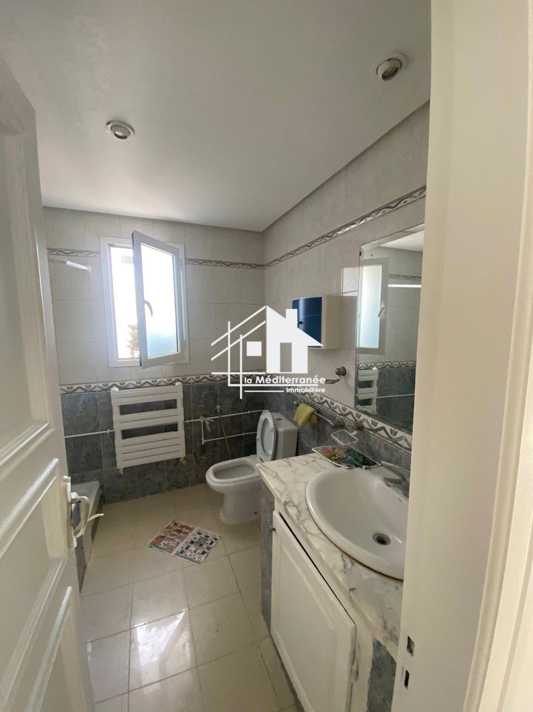 A louer appartement S+3 à Ennassr