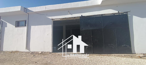 A louer local commercial de 400m² à la Soukra