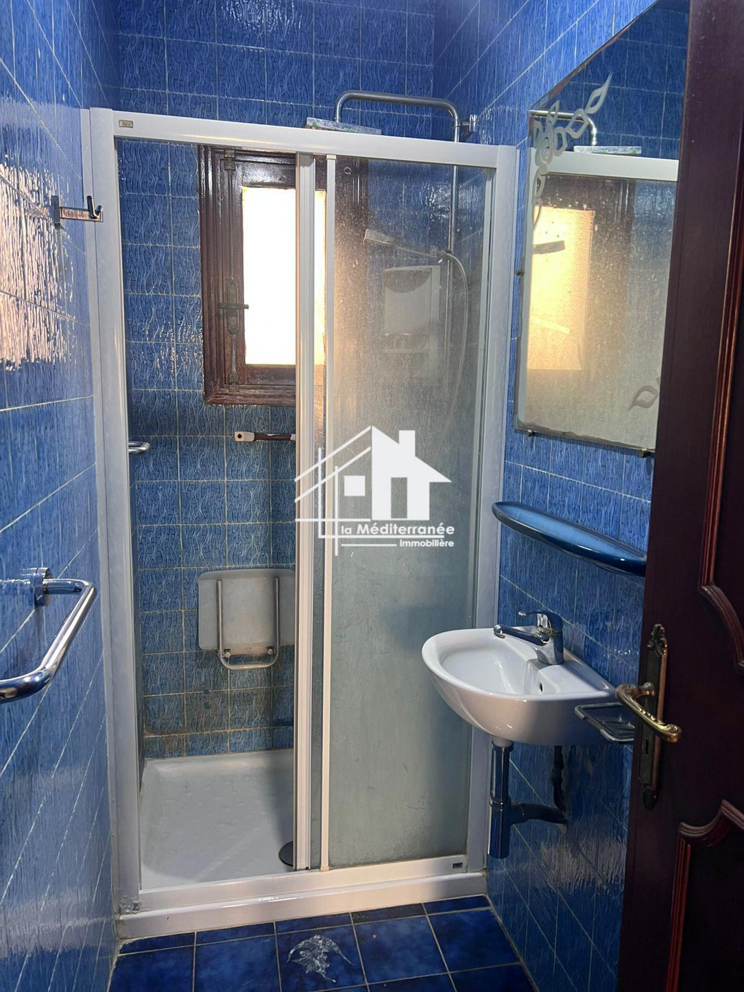 A louer étage de villa 2S+4 AU BARDO