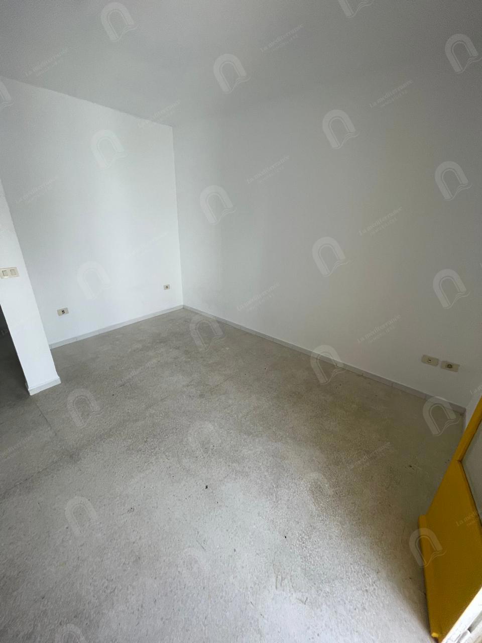 A louer un appartement S+2 situé au 2ème étage