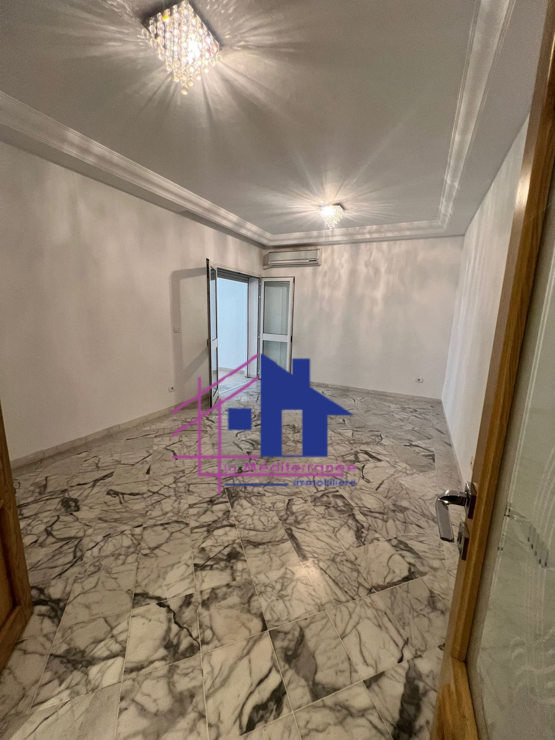 A louer appartement S+2 à la Soukra