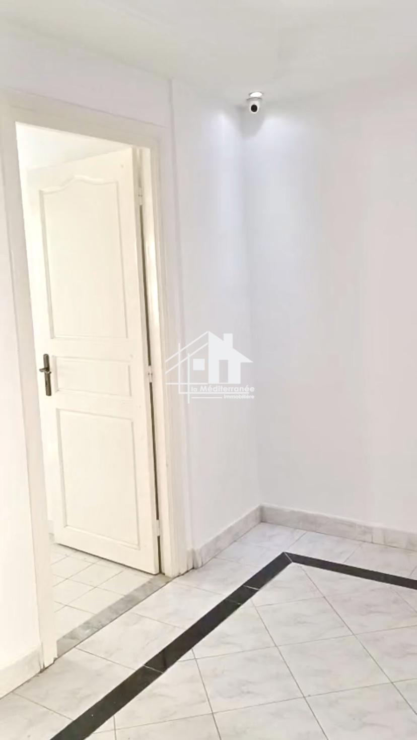 A louer un appartement s+2 à elmourouj 4