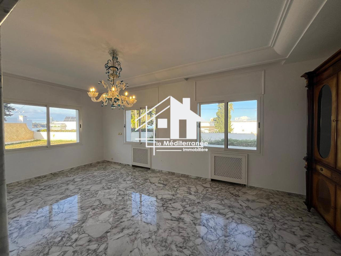 A louer villa s+6 à la Marsa cube