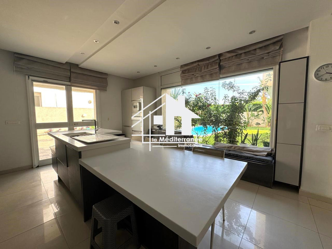 Une magnifique villa S+5 avec piscine au Lac 2