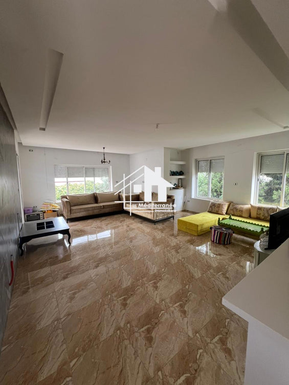 A louer étage de villa S+2 semi meublé au Bardo