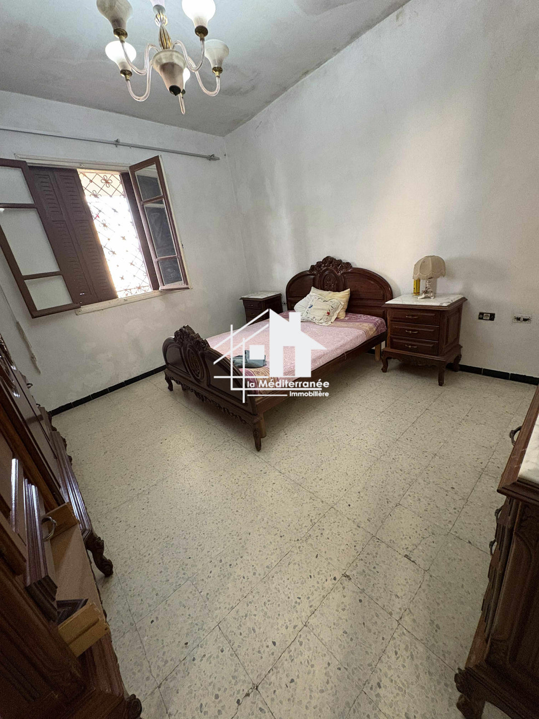 A louer étage de villa s3 meublé à Beb Saadoun