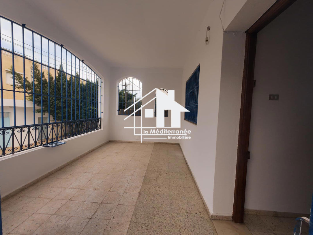 A louer étage de villa S+3 à manouba