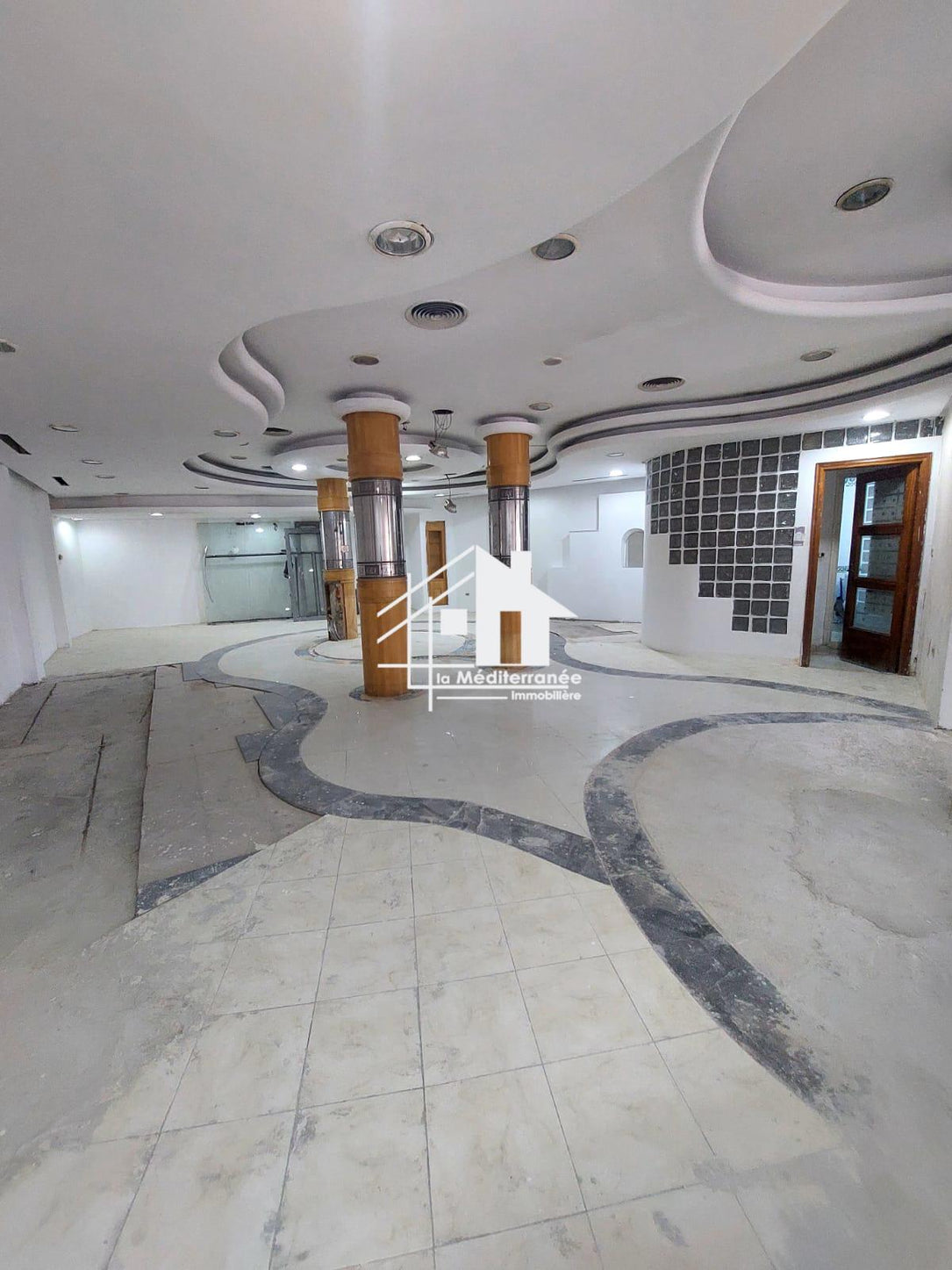 A louer local de 80m² à la soukra