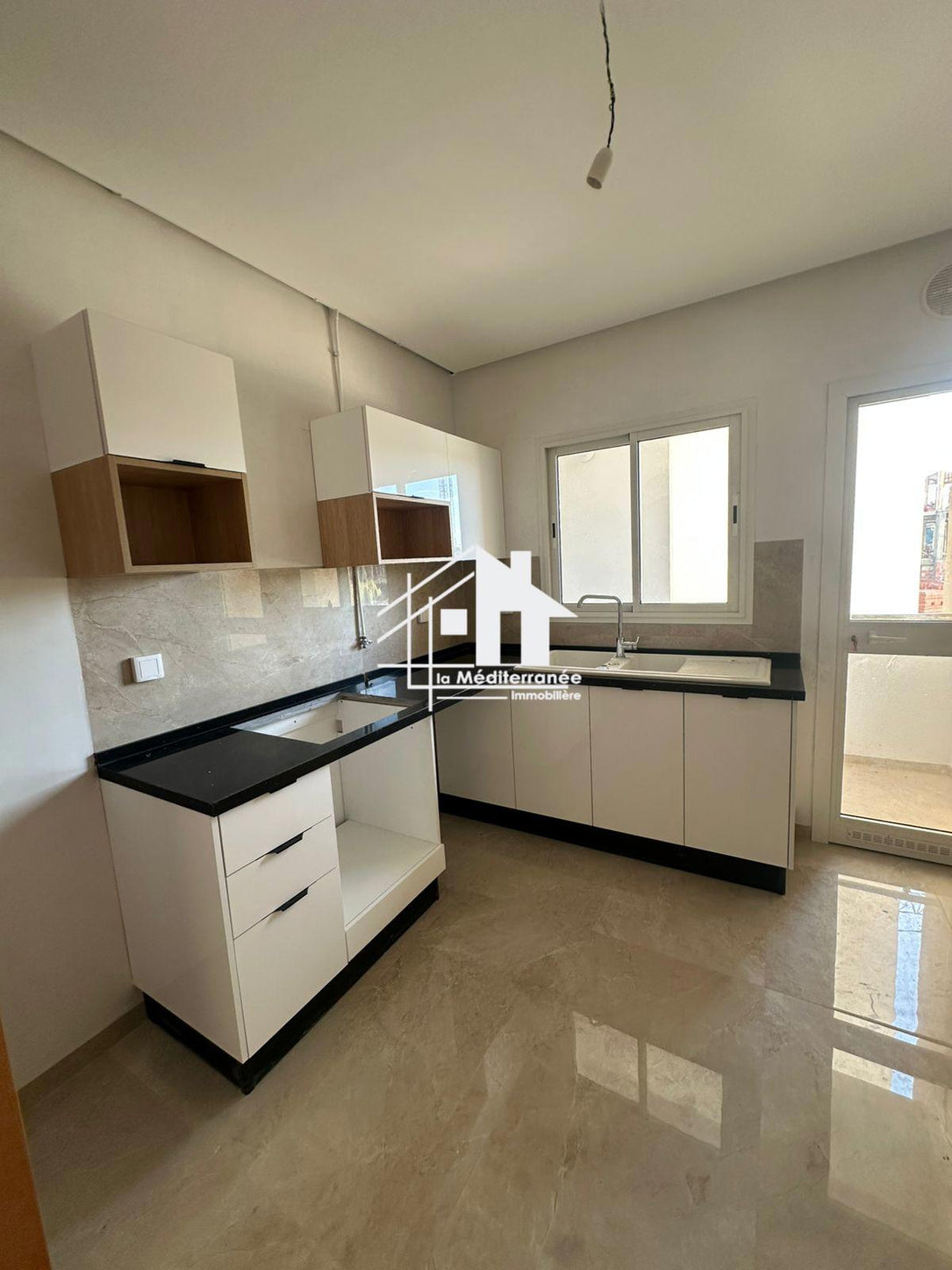 A louer appartement S+2 HST à manouba