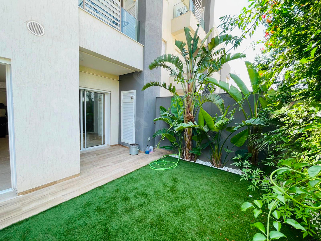 A louer S1 avec jardin à chotrana 1